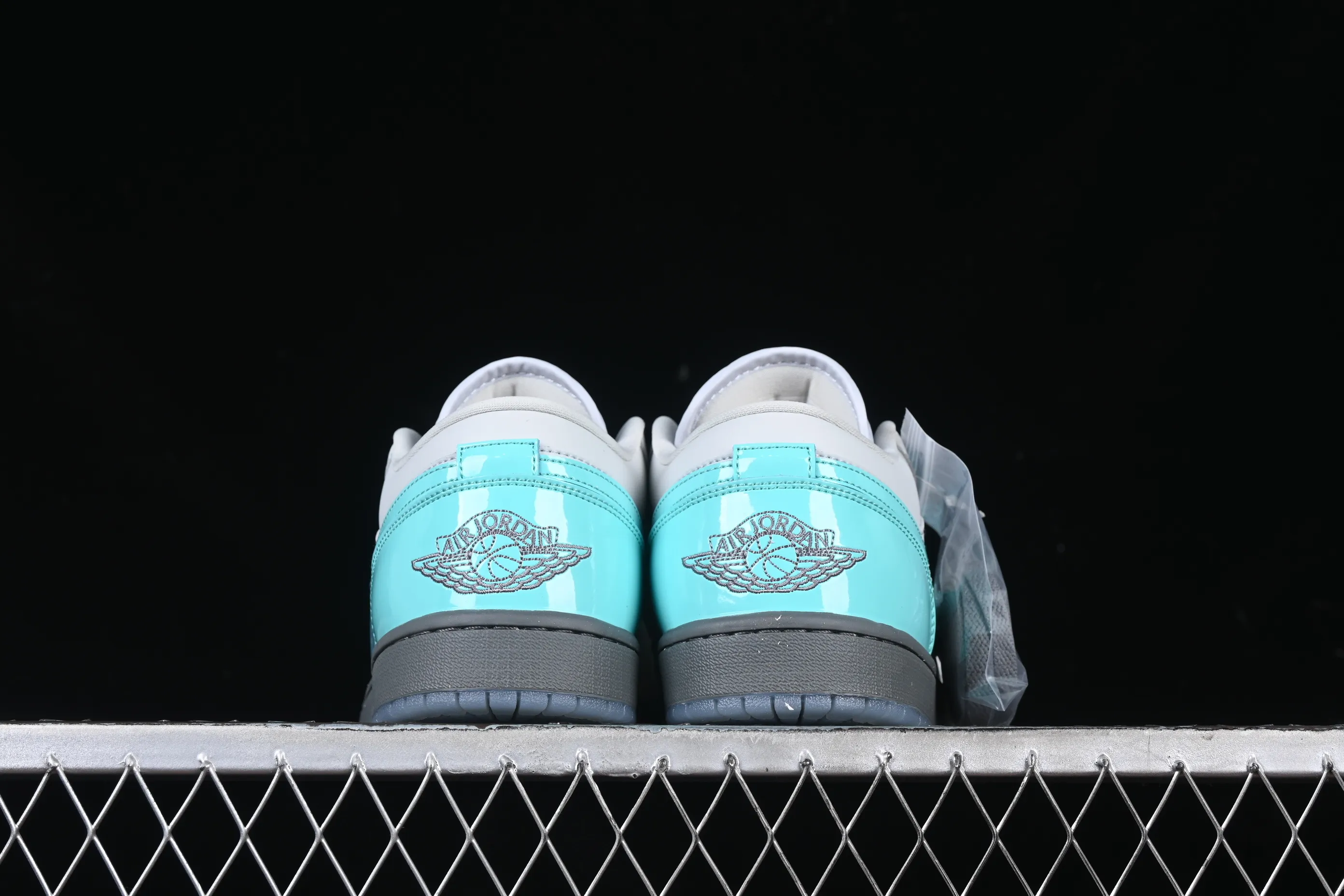 All categories Air Jordan Jordan series basketball shoes Air Jordan 1 Low Air Jordan 1 Low AJ1 Joe 1 patent leather gray green low-top cultural casual sneakers HQ3599-025